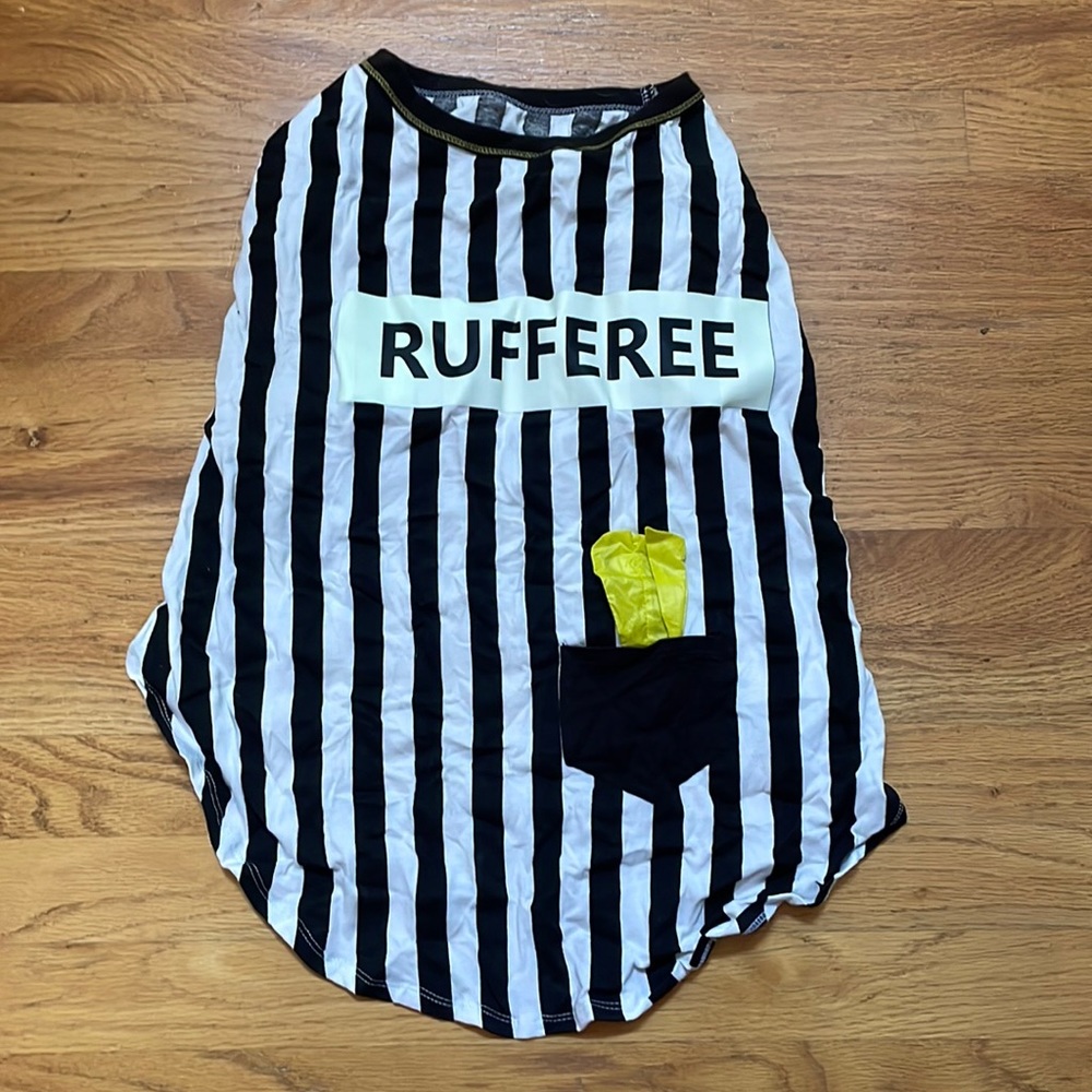 Halloween costume for pet- referee
